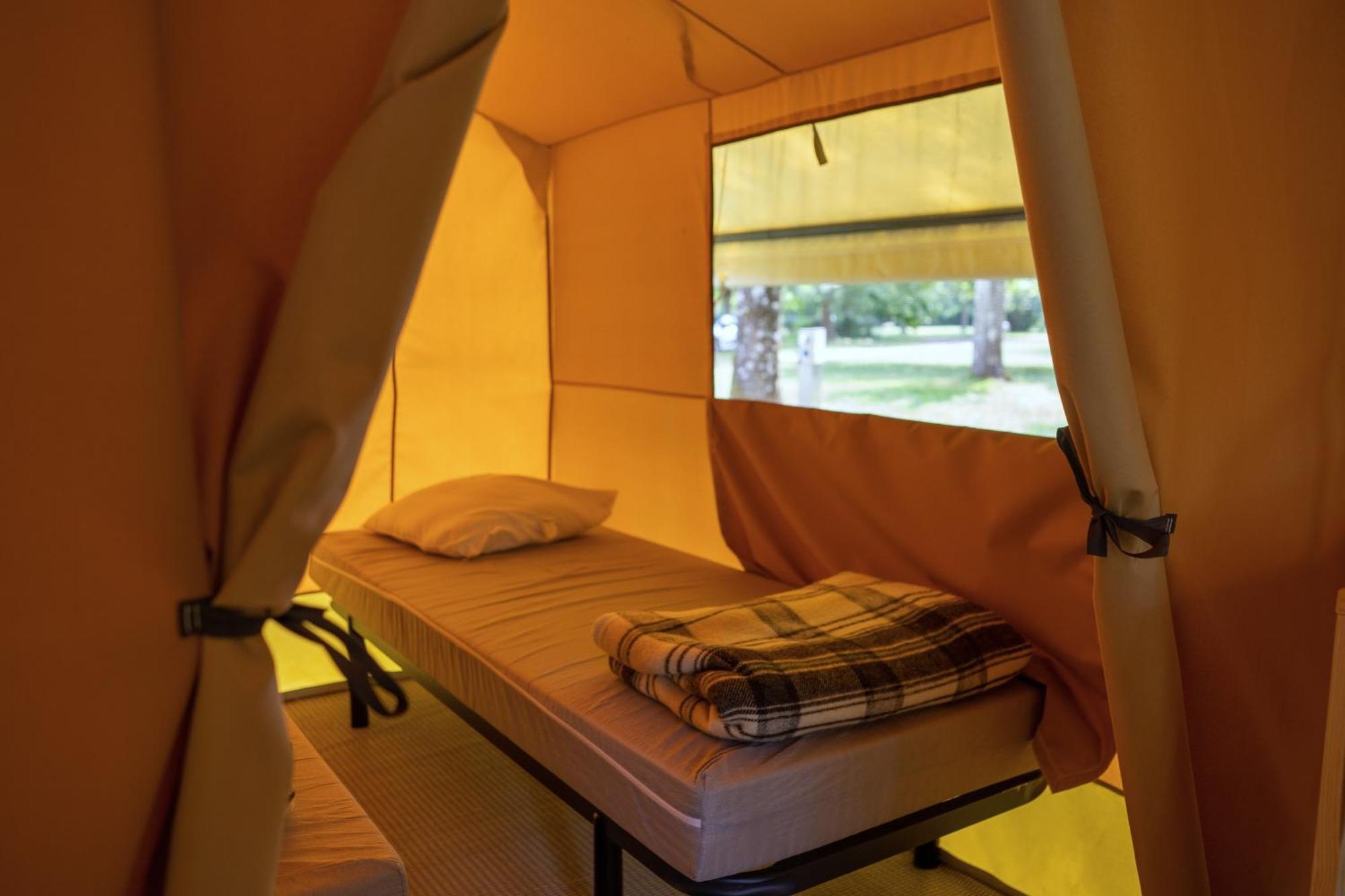 Camping Onlycamp Les Vailhes Lodève Cameră foto