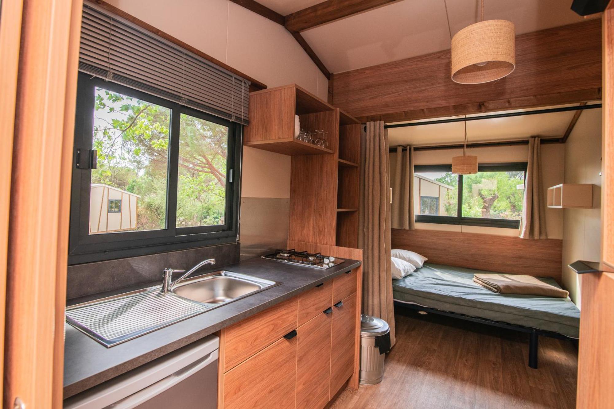 Camping Onlycamp Les Vailhes Lodève Cameră foto