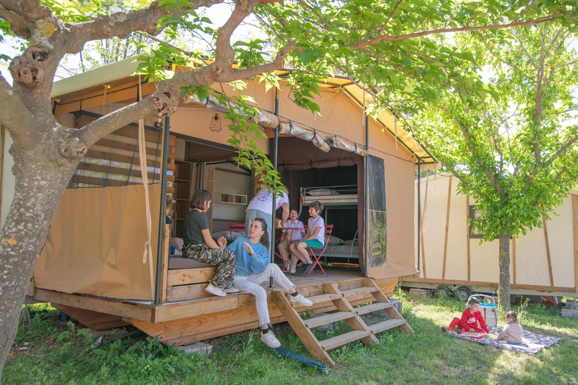 Camping Onlycamp Les Vailhes Lodève Cameră foto